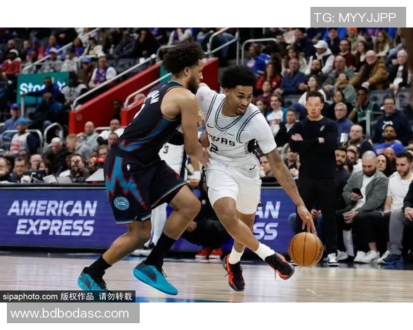 NBA直播雄鹿对决费城76人精彩赛事回顾与分析